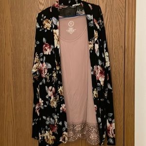 2 for 1! Women large tank and xl cardigan from Maurices